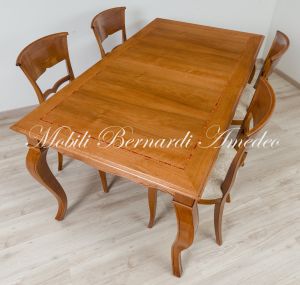Tavolo da pranzo in legno massello di noce nazionale stile classico-contemporaneo con gambe curve e prolunga centrale