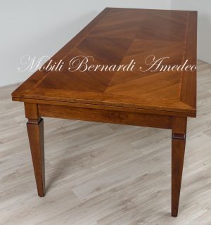 Tavolo da pranzo classico in legno di noce con prolunghe