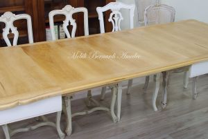 Tavolo con prolunghe e piano in noce chiaro
