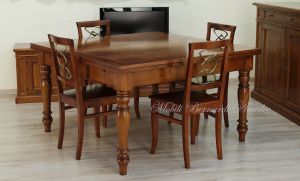 Tavolo quadrato classico in legno di noce con prolunghe e gambe tornite e sedie in stile