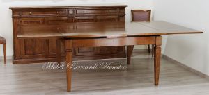 Tavolo grande quadrato 150x150 cm in legno di noce con allunghi