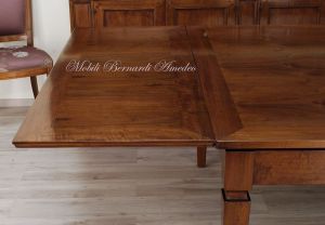 Tavolo grande quadrato 150x150 cm in legno di noce con allunghi