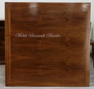 Tavolo grande quadrato 150x150 cm in legno di noce con allunghi