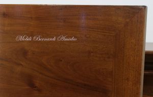 Tavolo grande quadrato 150x150 cm in legno di noce con allunghi