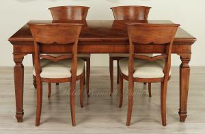 Tavolo classico con prolunghe centrali realizzato a mano in legno di noce