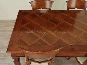 Tavolo classico con prolunghe centrali realizzato a mano in legno di noce