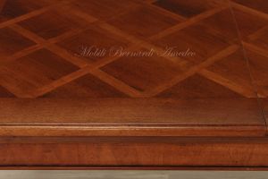 Tavolo classico con prolunghe centrali realizzato a mano in legno di noce