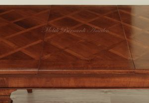 Tavolo classico con prolunghe centrali realizzato a mano in legno di noce