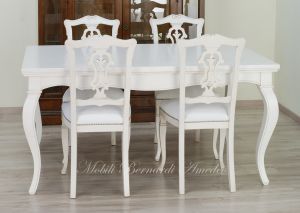 Tavolo in legno con prolunghe e gambe curve finitura colore bianco