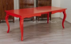 Tavolo con prolunghe laccato rosso