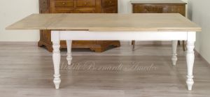 Tavolo con piano e prolunghe in rovere - basamento laccato bianco