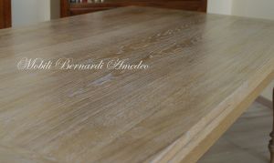 Tavolo in rovere chiaro con prolunghe sottopiano estraibili