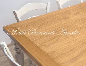 Tavolo da pranzo in legno stile country con prolunghe estraibili