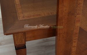 Tavolo in legno con prolunghe piano lavorato