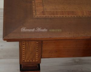 Tavolo in legno con prolunghe piano lavorato