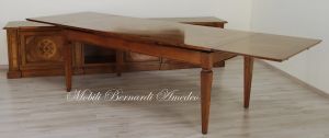 Tavolo in legno stile classico con allunghe estraibili