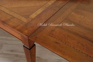 Tavolo in legno stile classico con allunghe estraibili