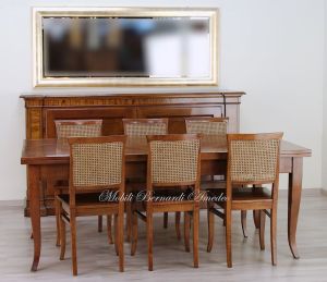 Tavolo classico in legno di noce con prolunghe estraibili