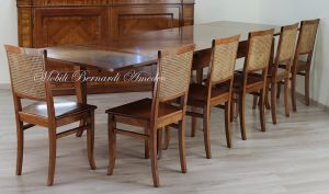 Tavolo classico in legno di noce con prolunghe estraibili