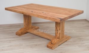 Tavolo da pranzo in legno massiccio di olivo con gambe a fratino colore chiaro finitura ad olio