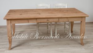 Tavolo in legno massiccio di abete stile country rustico con piano in legno antico piallato e spazzolato