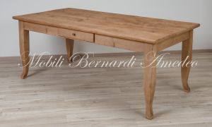 Tavolo in legno massiccio di abete stile country rustico con piano in legno antico piallato e spazzolato