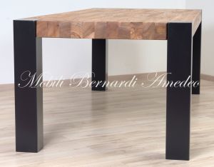 TF688 Tavolone moderno in olmo massello e gambe in ferro
