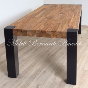 TF688 Tavolone moderno in olmo massello e gambe in ferro