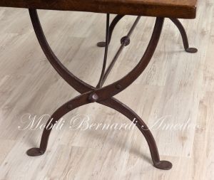 TM70 Tavolo in rovere massello con gambe in ferro battuto