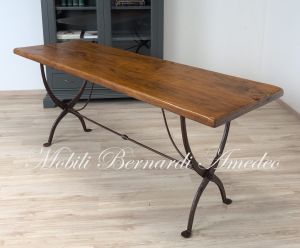 TM79 Tavolo consol con piano in noce massello e gambe in ferro battuto