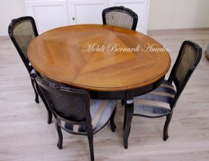 Tavolo ovale con piano in noce chiaro