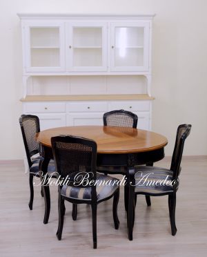 Tavolo ovale con piano in noce chiaro