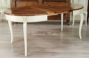 Tavolo da pranzo ovale con prolunghe in legno