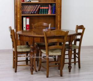Tavolo ovale 130x100 in legno con prolunghe