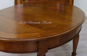 Tavolo ovale 130x100 in legno con prolunghe