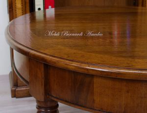 Tavolo ovale 130x100 in legno con prolunghe