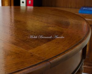 Tavolo ovale 130x100 in legno con prolunghe