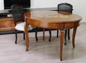 Tavolo ovale classico in legno con prolunghe centrali