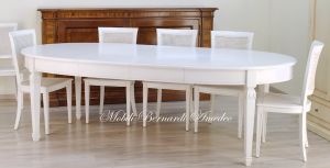 Tavolo classico con finitura bianco anticato