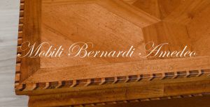 Tavolino stile classico produzione artigianale in legno massiccio