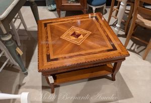 Tavolino da salotto stile classico in legno intarsiato made in Italy