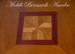 Tavolino da salotto quadrato grande in legno massello stile classico