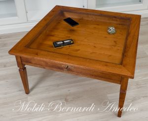 Tavolo bacheca da soggiorno in legno massiccio con cassetto
