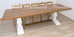 TF573 Tavolo fratino in rovere con gambe bianche a balaustra