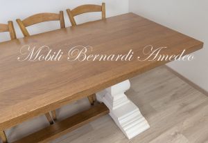 TF573 Tavolo fratino in rovere con gambe bianche a balaustra