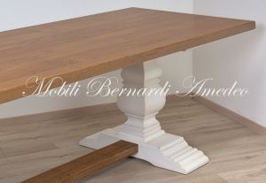 TF573 Tavolo fratino in rovere con gambe bianche a balaustra