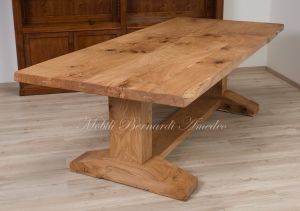 Tavolo tipo fratino in legno massello di rovere piallato con nodi