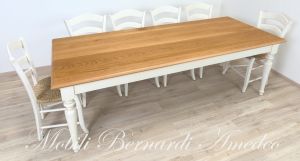 Dining table handcrafted in solid wood with light oak top and country style white turned legs