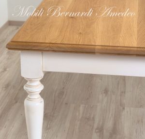Dining table handcrafted in solid wood with light oak top and country style white turned legs