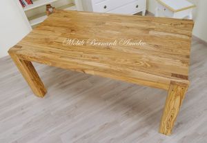 Tavolo stile moderno in legno massello di ulivo